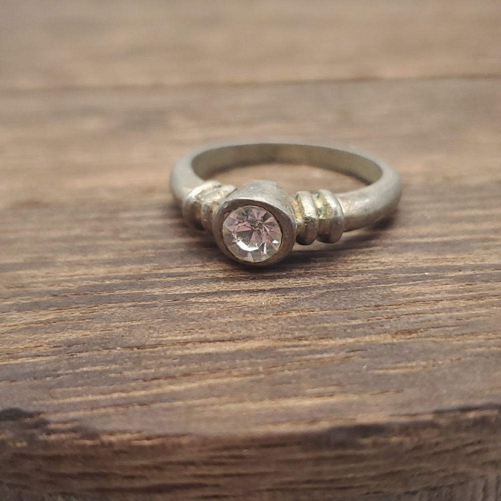 Sterling silver lustrous cz crystal ring size‎ 6.5 R522